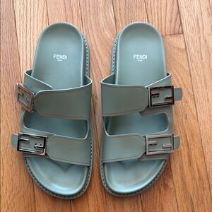 Fendi Feel leather slides sandal size 41.5 green